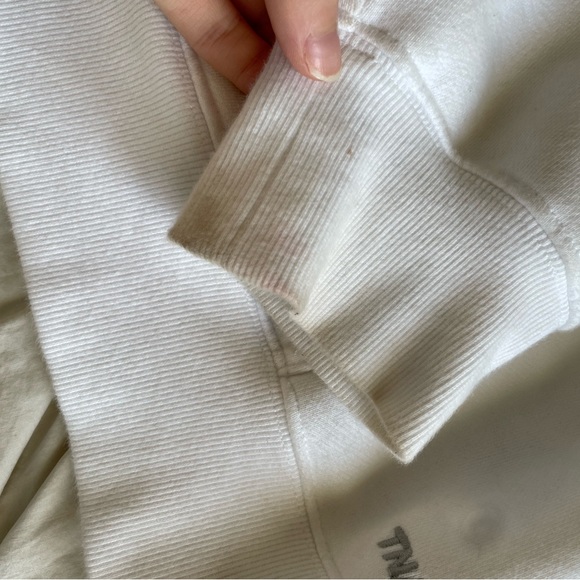 TNA hoodie aritzia - Picture 5 of 11